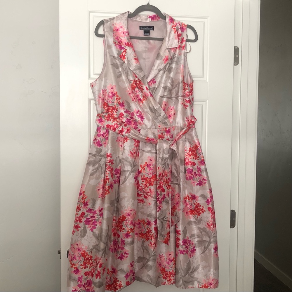 Jessica Howard Plus Size Metallic Collared Dress